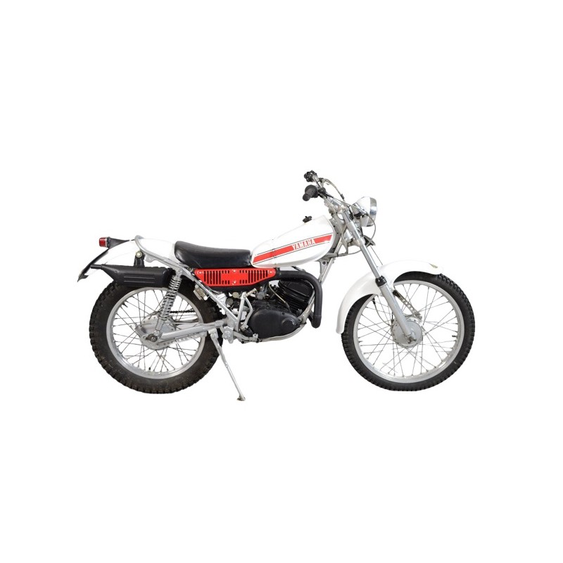 Feu arrière universel type Yamaha TY enduro noir au prix de 8,99 € Motorkit  6063 directement disponible